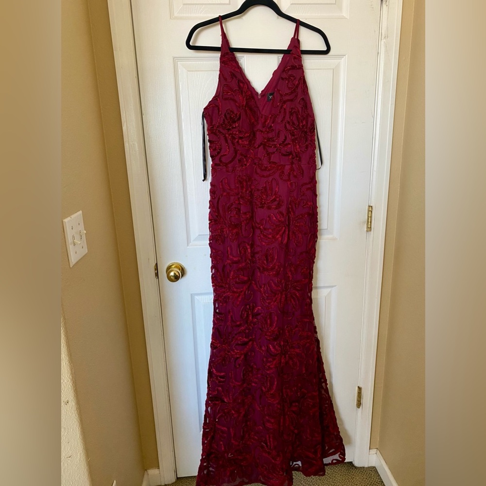 Xscape Burgundy Beaded Lace V-Neck Wedding Guest Dress